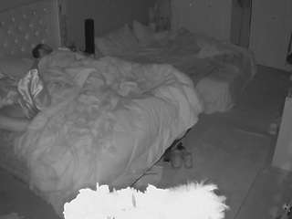 voyeurcam-house-charleys-room webcam model stream image