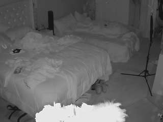 voyeurcam-house-charleys-room webcam model stream image