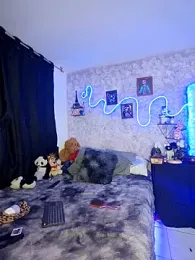 Isis_Hot__ webcam model stream image