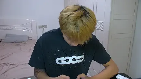 Chocolates-001 webcam model stream image