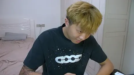 Chocolates-001 webcam model stream image