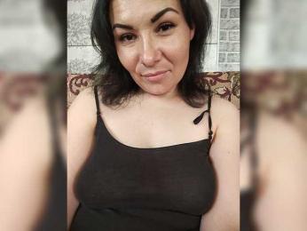 Melaniya2410 webcam model stream image