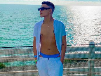 AaronRizzo webcam livejasmin model stream image