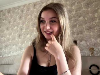 CloudyFoxy webcam model stream image