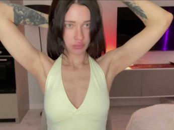 KiraLeo webcam bongacams model stream image