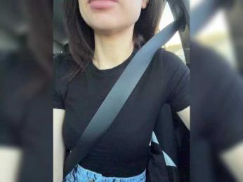 KiraLeo webcam model stream image