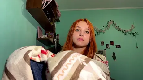 LolaBun webcam model stream image