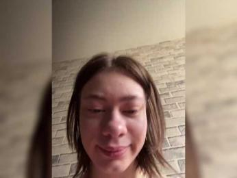 18YoungPussy18 webcam model stream image