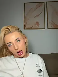 Strongqueen webcam stripchat model stream image