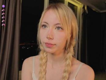 UwuFlower webcam model stream image