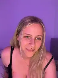lunawolf21 webcam model stream image