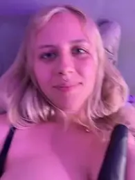 lunawolf21 webcam model stream image