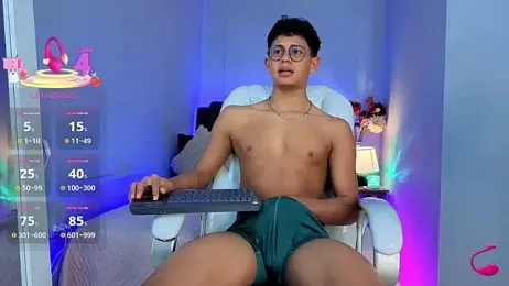 Dawn16_ webcam model stream image