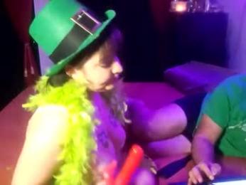 lilchicanbigbrute webcam model stream image