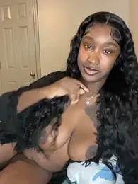 ToyaThick webcam model stream image
