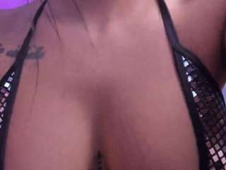 katienolan webcam model stream image