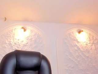 katienolan webcam model stream image