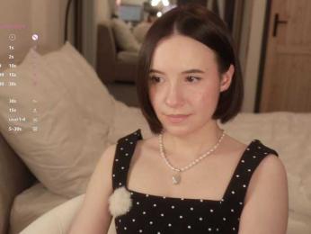 MissEssie webcam bongacams model stream image