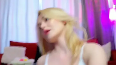 StarrShinee webcam model stream image