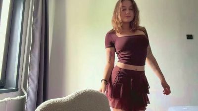 HallieGrieves webcam model stream image