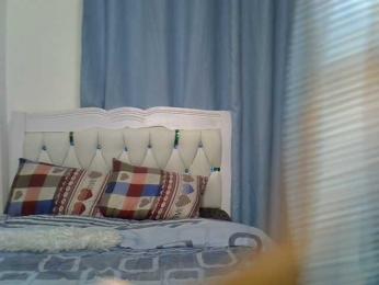 Petitedolliey webcam model stream image