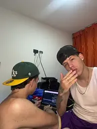 Yoskingg_moisest webcam stripchat model stream image