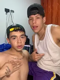 Yoskingg_moisest webcam model stream image