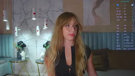 LoraineLuff webcam model stream image