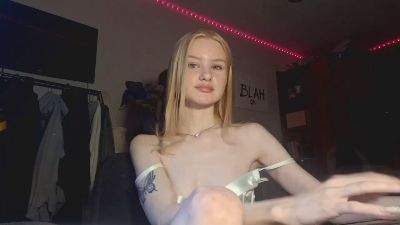 KarmenBarella webcam model stream image