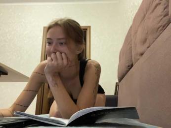 WillowGrams webcam bongacams model stream image