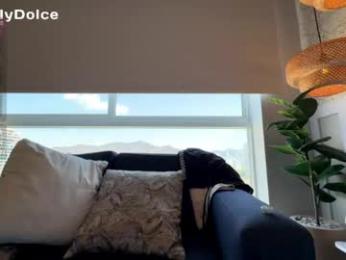 emely_dolce webcam chaturbate model stream image