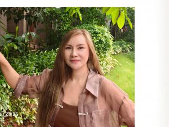 EmilyXiu webcam model stream image