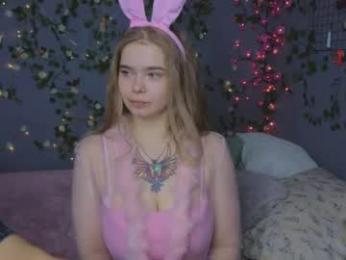 benevolently webcam model stream image