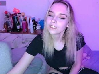 Almondmilka webcam bongacams model stream image