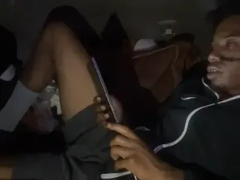 SlimeCrownzOut5 webcam model stream image