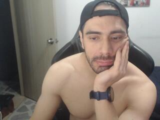 Jusstin I webcam model stream image