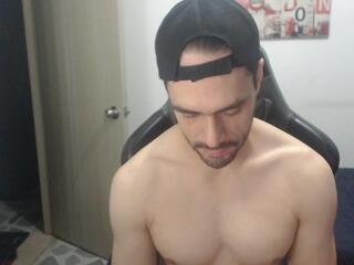Jusstin I webcam model stream image