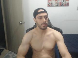 Jusstin I webcam model stream image