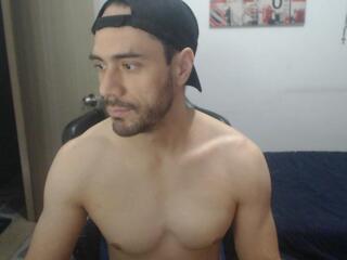 Jusstin I webcam model stream image