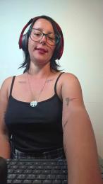 mahina84_ webcam model stream image