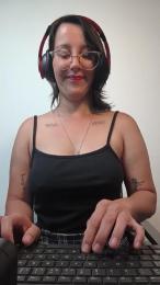 mahina84_ webcam model stream image