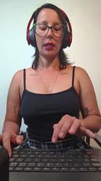mahina84_ webcam model stream image