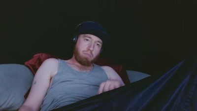 Genitalwars webcam model stream image