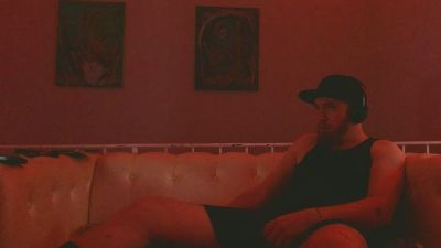 Genitalwars webcam model stream image