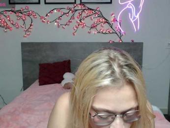 Coraline-bush webcam bongacams model stream image