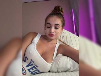 ------_ webcam bongacams model stream image