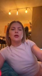 lola1_2_ webcam model stream image