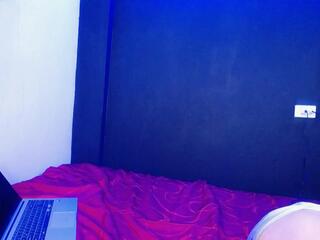 Leea Rose webcam model stream image