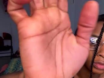 kibrombariu45 webcam model stream image