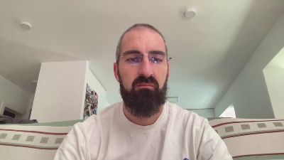 v1c70r1985 webcam cam4 model stream image